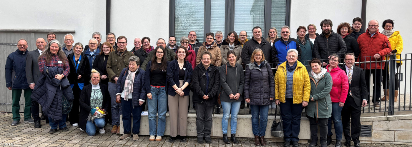 Gruppenbild der Mitglieder der Dekantssynode des Dekanats Markt Einersheim